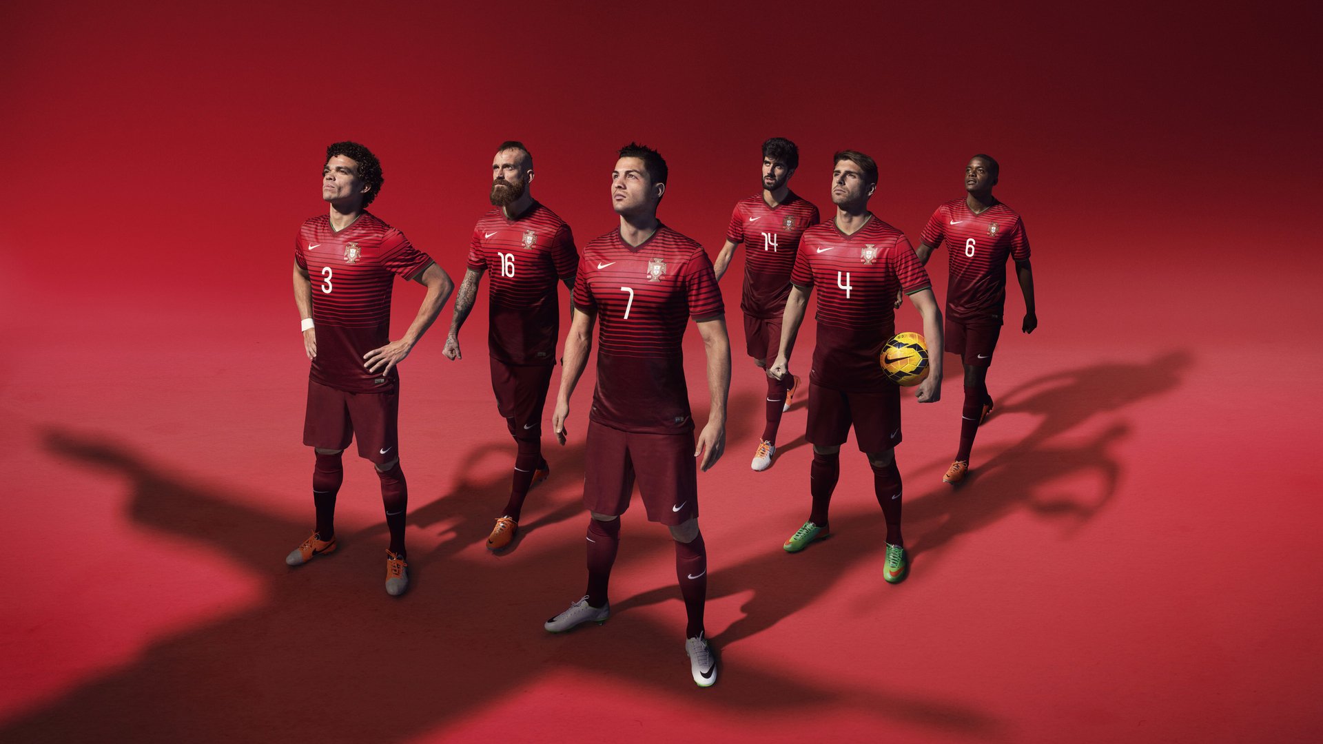 增强青训项目“引进来”和“走出去”，推动行业国际化