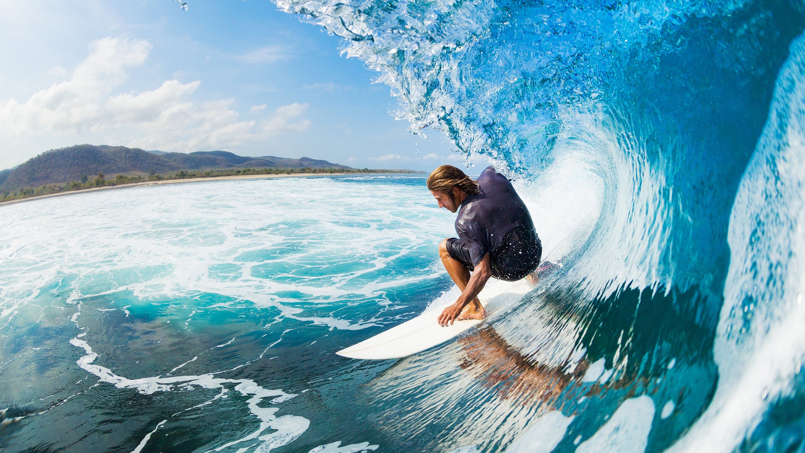足球赛场上的风云变幻，谁能称霸巅峰？，足球赛场面